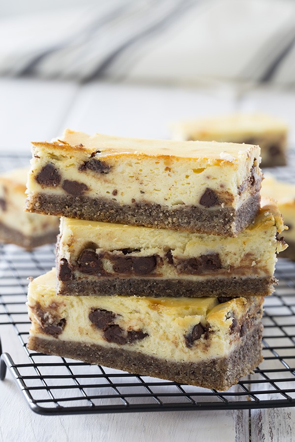 Keto Chocolate Chips Cheesecake Bars