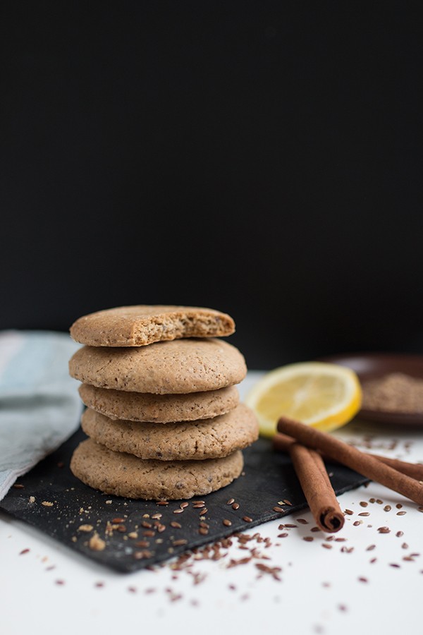 Low Carb Gingerbread Cookies