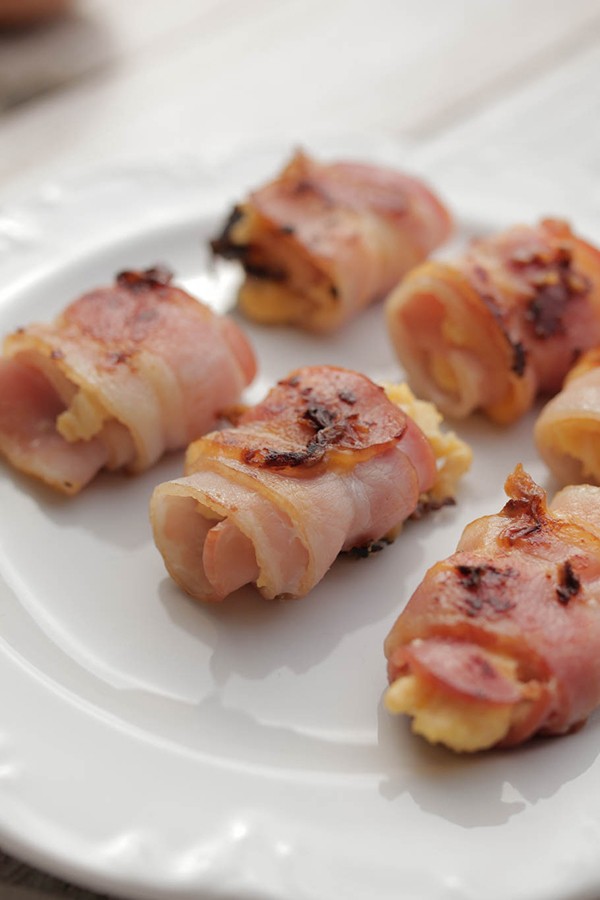 Low Carb Bacon and Egg Breakfast Roll-Ups