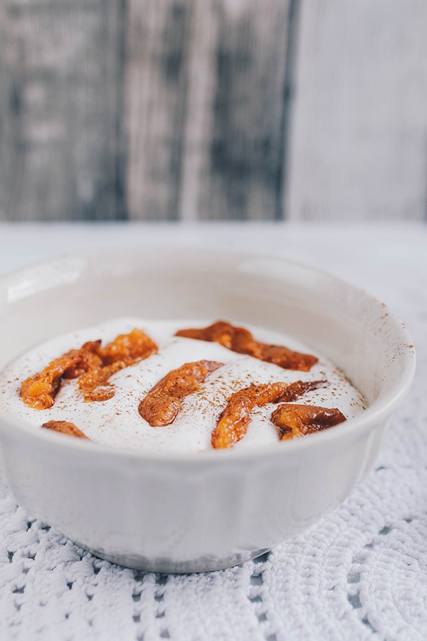 Keto Warm Cinnamon Peaches with Vanilla Cream