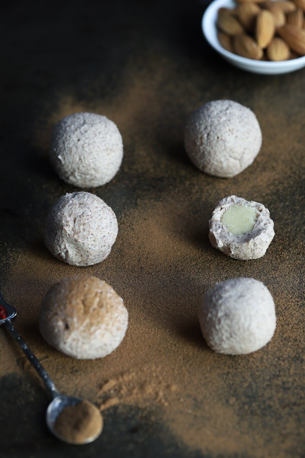 Keto Cinnamon Spiced Cheesecake Balls