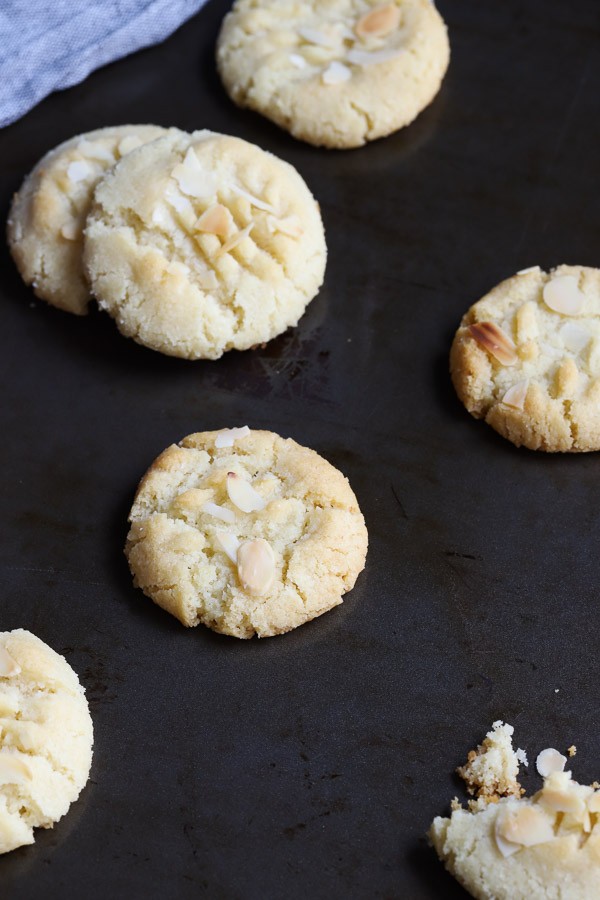 Low Carb Almond Shortbread Cookies