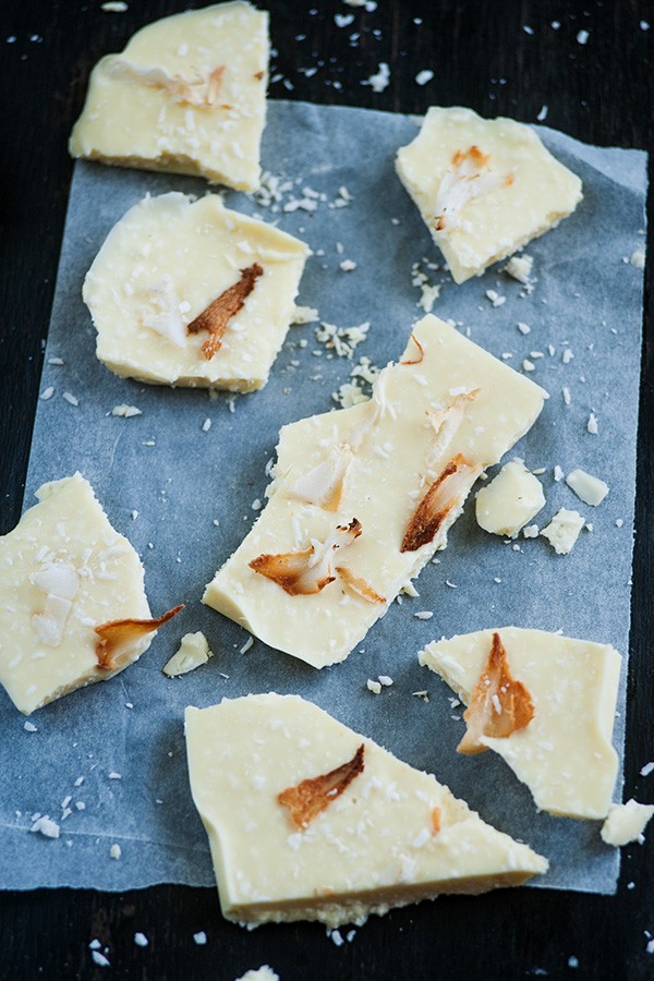 Keto White Chocolate Coconut Bark