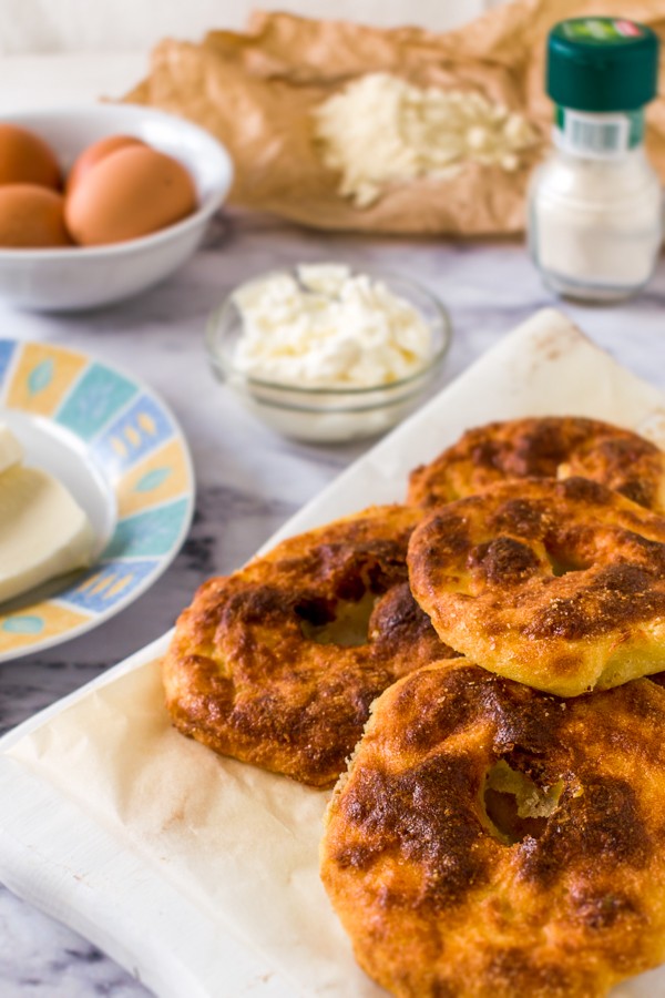 Keto Garlic Mozzarella Bagels