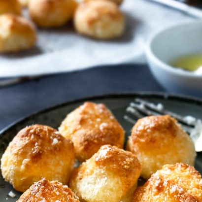 Keto Garlic Parmesan Rolls