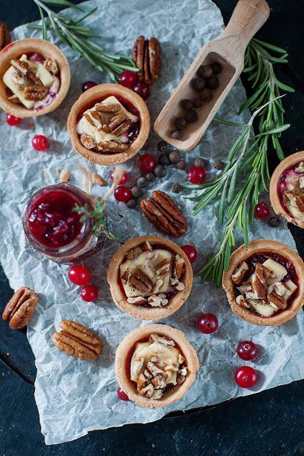 Low Carb Baked Cranberry Brie Bites