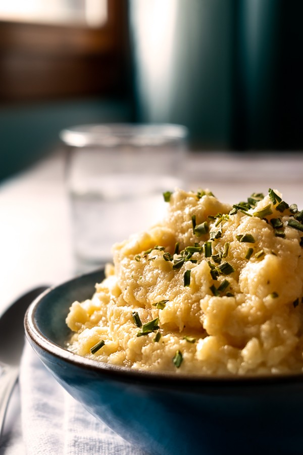 Keto Cheddar Garlic Cauliflower Mash