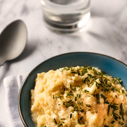 Keto Cheddar Garlic Cauliflower Mash