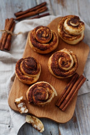 Keto Maple Cinnamon Rolls