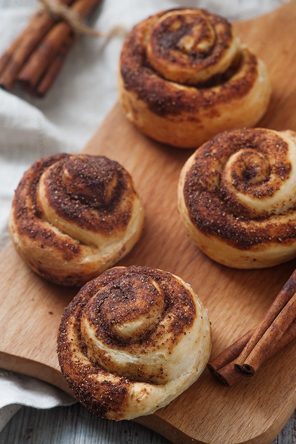 Keto Maple Cinnamon Rolls