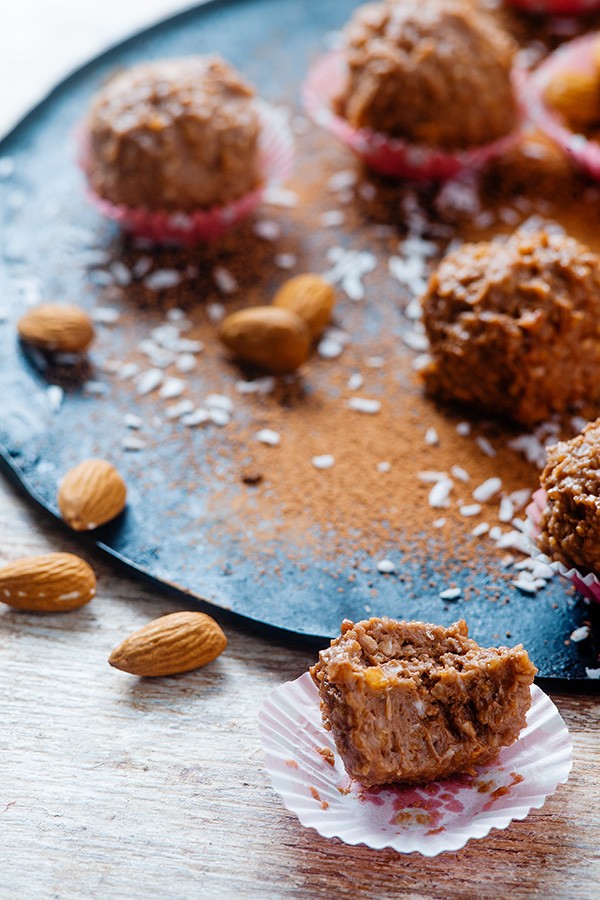 Keto No-Bake Choco-Coconut Bites