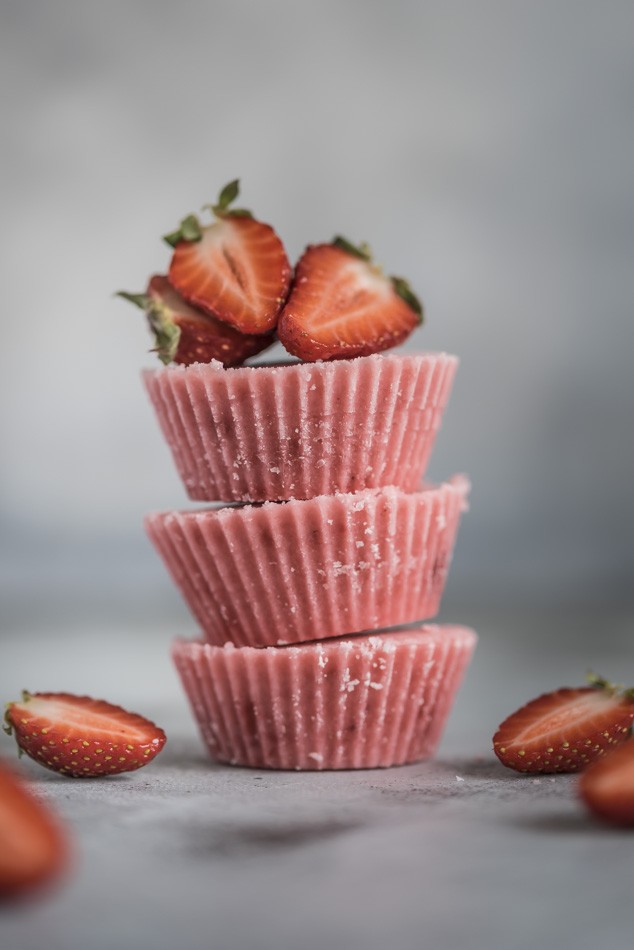 Keto Strawberry Cheesecake Fat Bombs