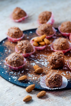 Keto No-Bake Choco-Coconut Bites