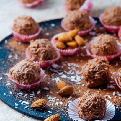 Keto No-Bake Choco-Coconut Bites