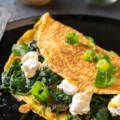 Keto Spinach & Goat Cheese Omelet