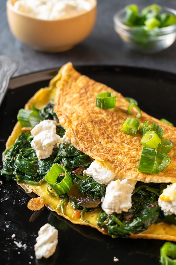 Keto Spinach & Goat Cheese Omelet