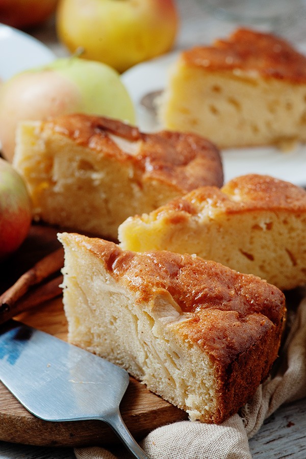 Low Carb Cinnamon Apple Dump Cake