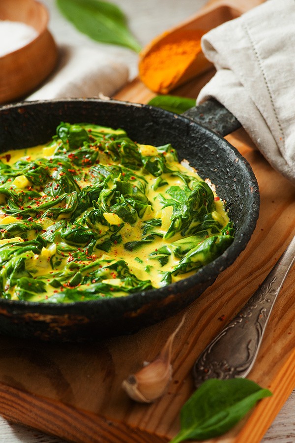 Keto Creamy Curried Spinach