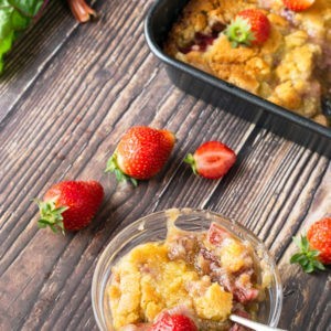 Low Carb Strawberry Rhubarb Crumble