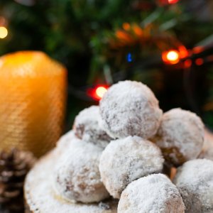 Keto Snowball Cookies