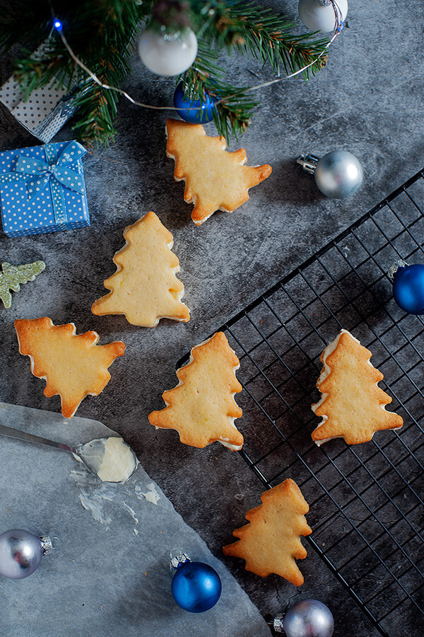 Low Carb Maple Sandwich Cookies