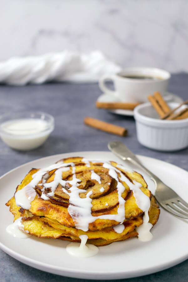 keto cinnamon roll pancakes